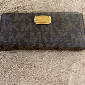 brown Micheal kors bag